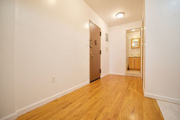 2nd image of 156 Allen St #3L