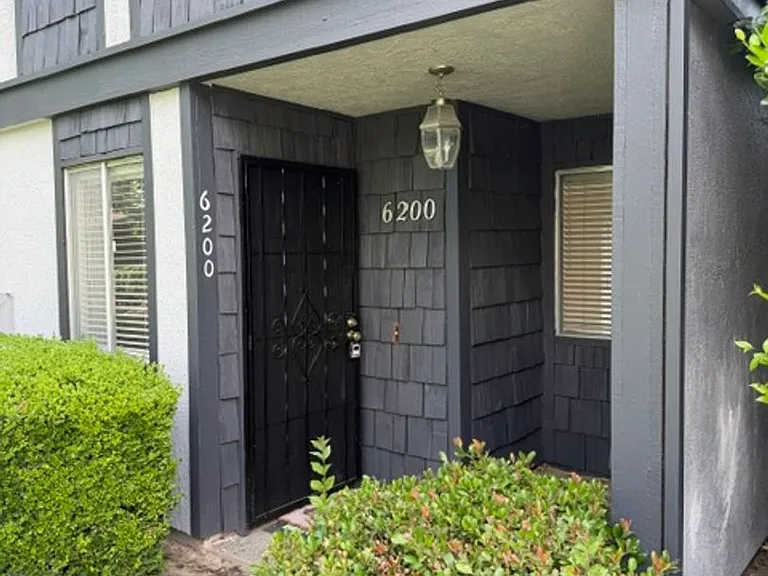 6200 Osullivan Ln — Photo 1