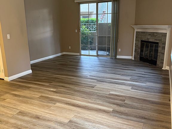 2nd image of 23845 Del Monte Dr Unit 71