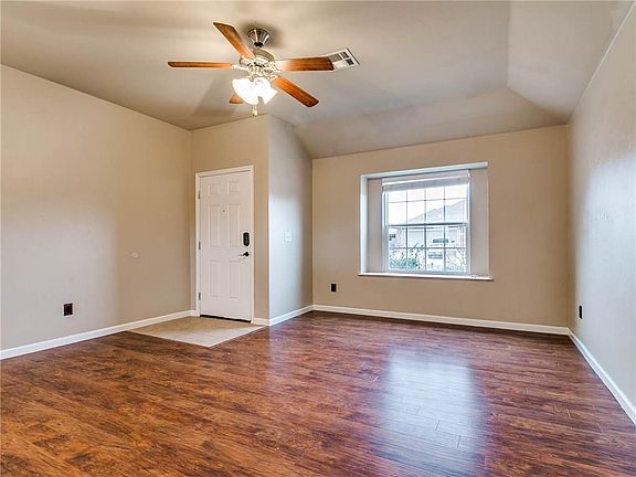 4th image of 4716 SE 81st St