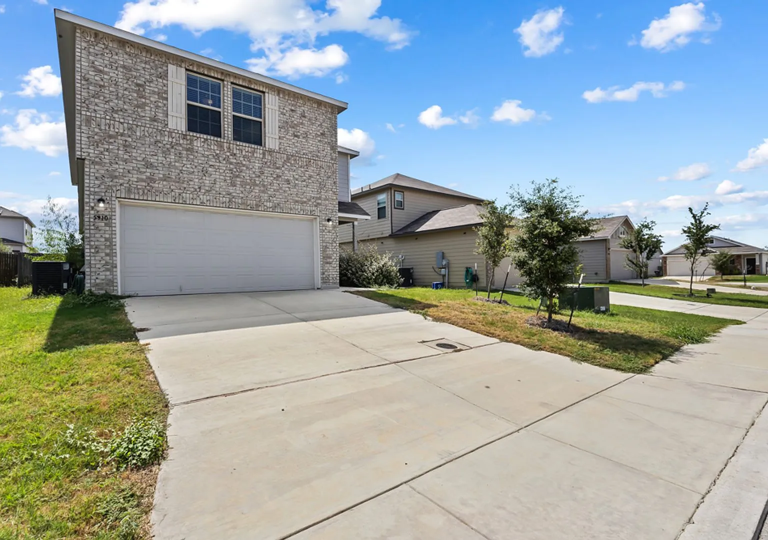 4 Bedroom/2.5 Bath Summerhill Subdivision — Photo 4