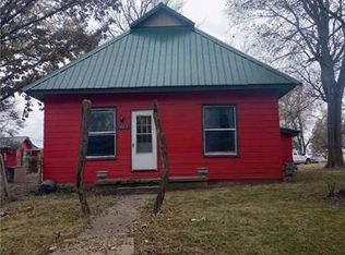 207 E 2nd St, Muscotah, KS 66058