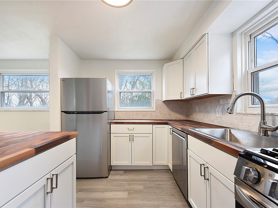 7841 Mark Dr, Verona, PA 15147 | MLS #1736764 | Zillow