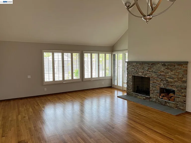 701 Glen Eagle Ct — Photo 18