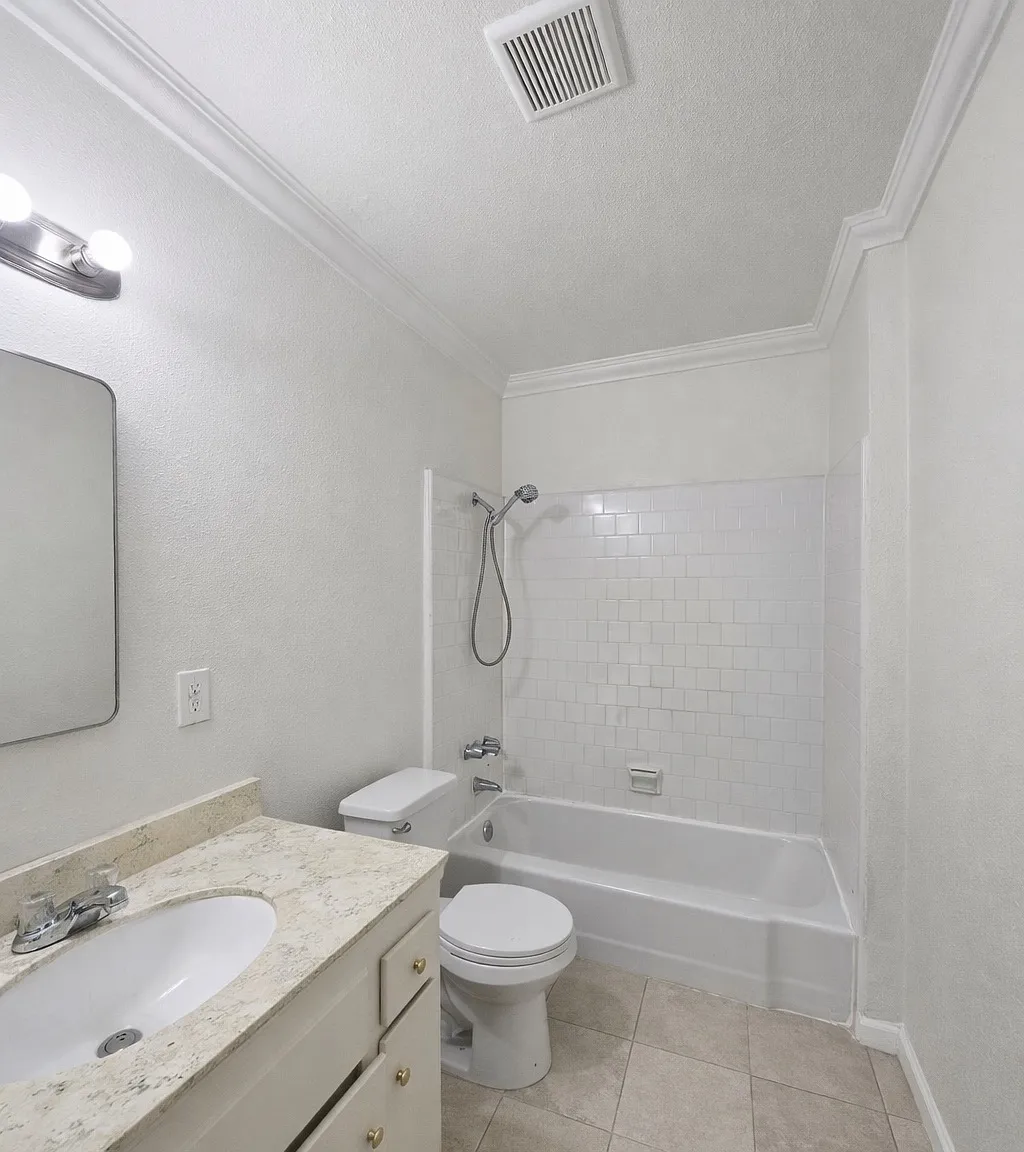 1 bed, 700 sqft, $1,950 — Photo 2