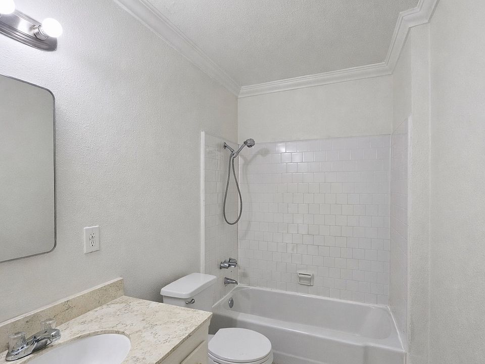 2nd image of 538 W 82nd St APT 1