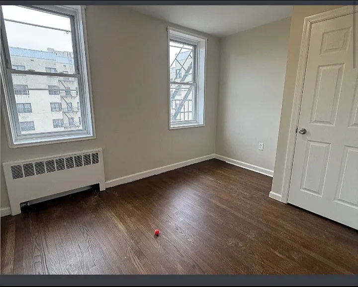 102 Chancellor Ave #B35 — Photo 6