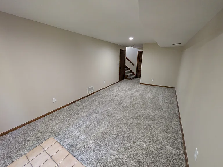 22A NW Lakeview Blvd — Photo 7