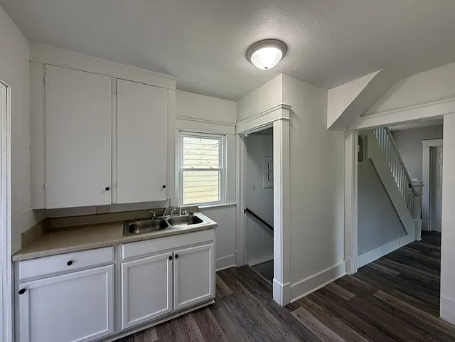 433 Logan Ave NE — Photo 4