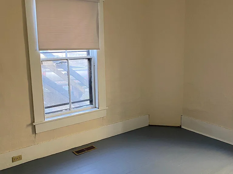 6 Center St — Photo 5