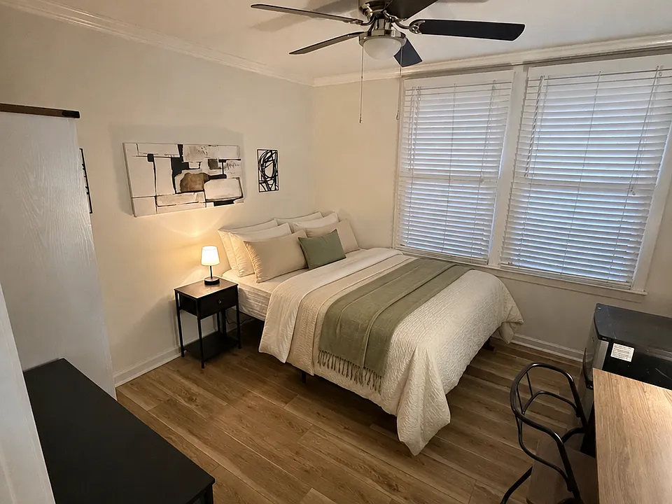 1115 W 4th Ave #3