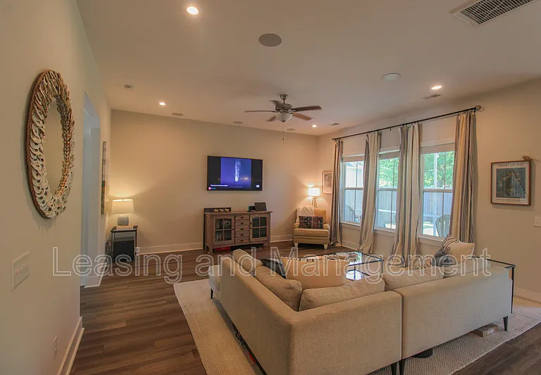 2352 Lantern St — Photo 7