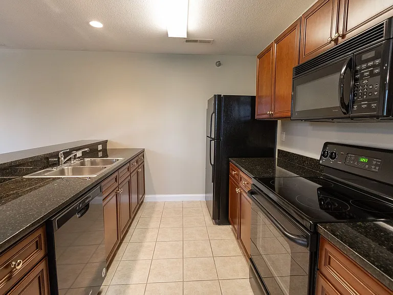 1100 Club Village Dr — Photo 3