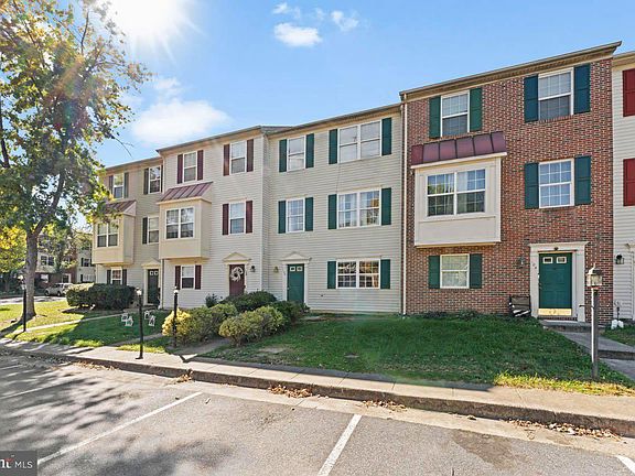 3rd image of 106 Bonair St
