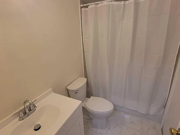 120 Dumbarton Hill Ct — Photo 11