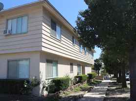 914 Alma St., 2 Bed 1 Bath