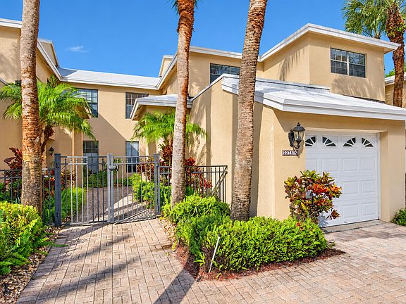 3rd image of 22751 MANDEVILLE Place #F