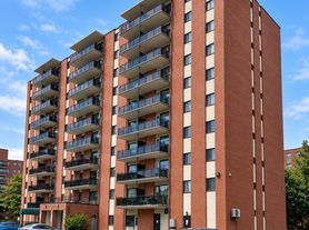 45 Paisley Blvd W