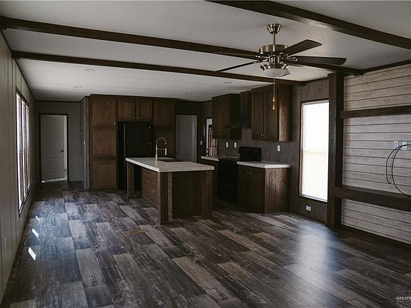 3rd image of 601 Amalia Ave