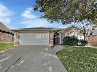 6512 Chalk River Dr, Fort Worth, TX 76179