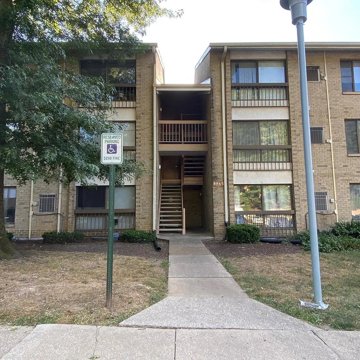 2 bed, 938 sqft, $1,975 — Photo 1