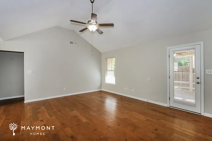 3 bed, 2.0 bath, 1658 sqft, $1,795 — Photo 3