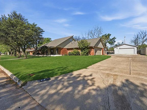 3rd image of 316 NW Ridgeview Way