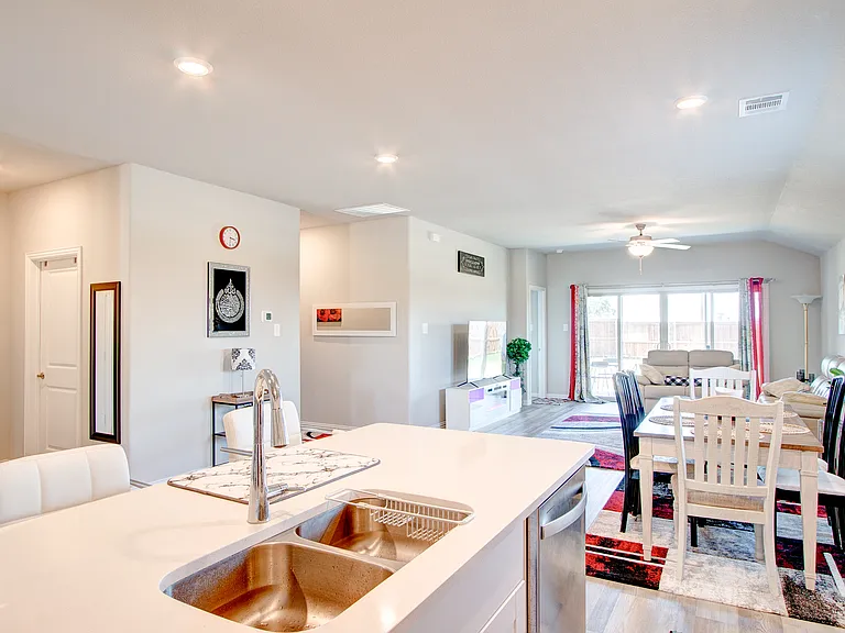 727 Williams Way — Photo 9
