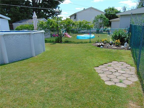 5th image of 91 E Cherbourg Dr