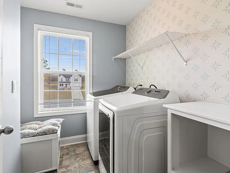 216 Bunting Dr — Photo 18