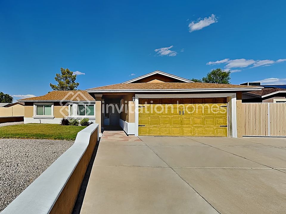 1st image of 11126 W Sells Dr