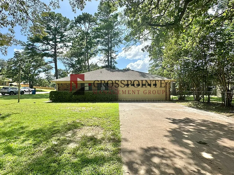 2448 Holly Ln — Photo 3