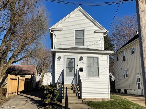 1215 Sherman St, Akron, OH 44301