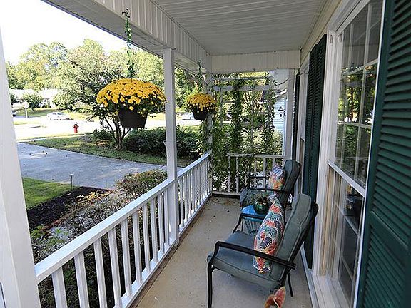 2nd image of 408 Wyndham Dr