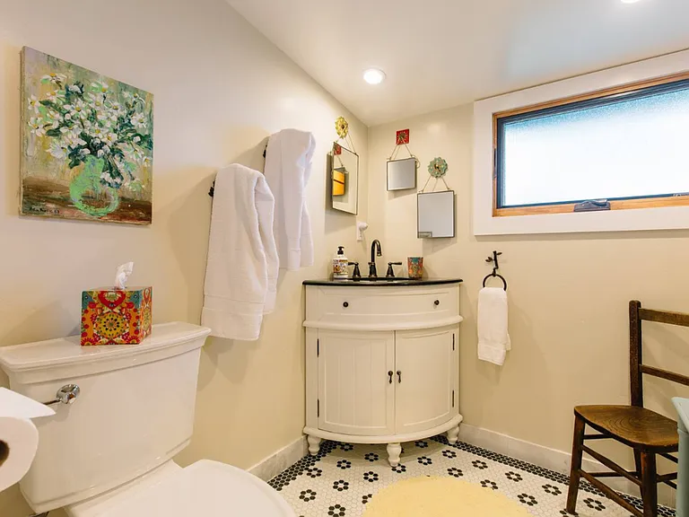 322 Lighthouse Ave #A — Photo 8
