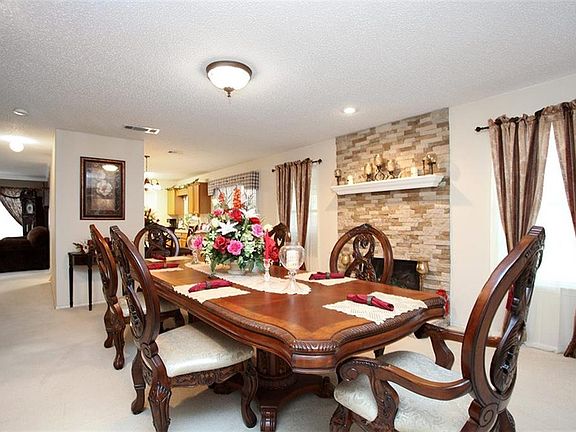 3rd image of 205 Grassy Creek Dr