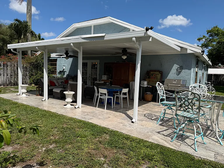 743 SW 157th Ter — Photo 11