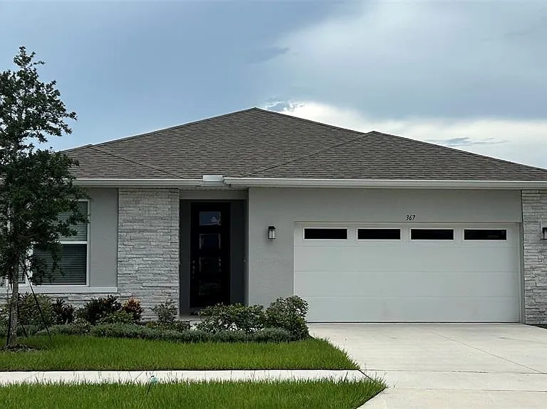 367 Sofia Ln — Photo 1