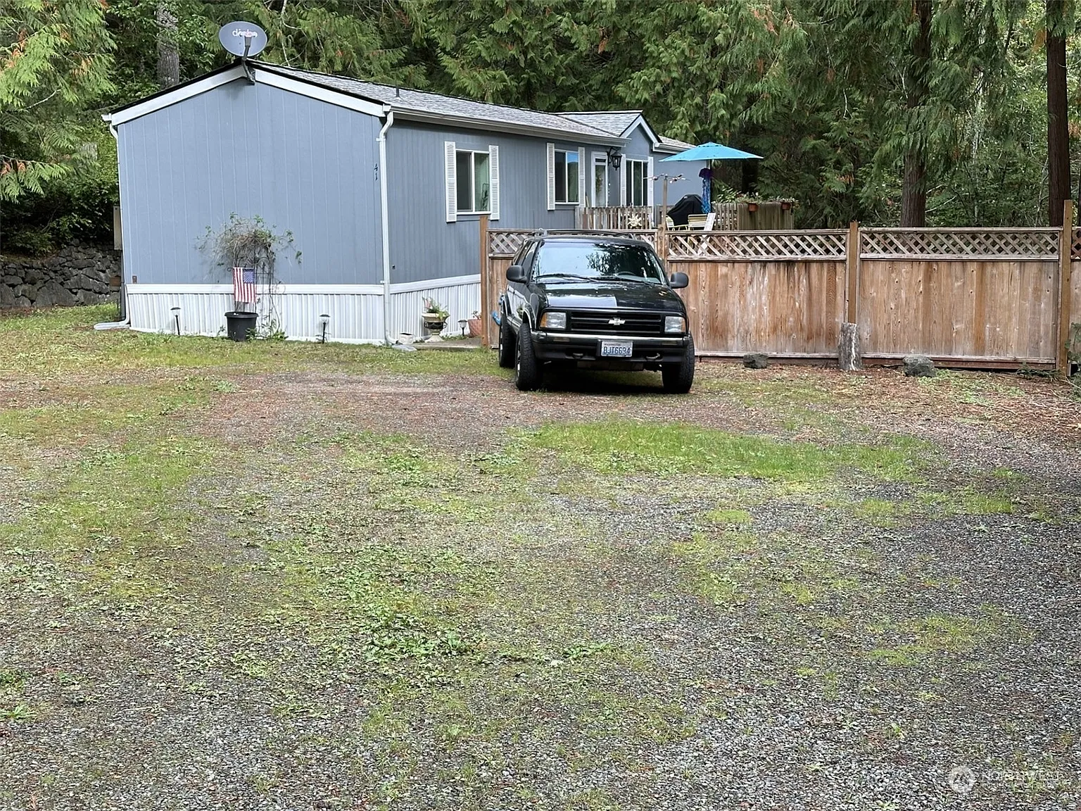 41 E Forest Drive photo 1