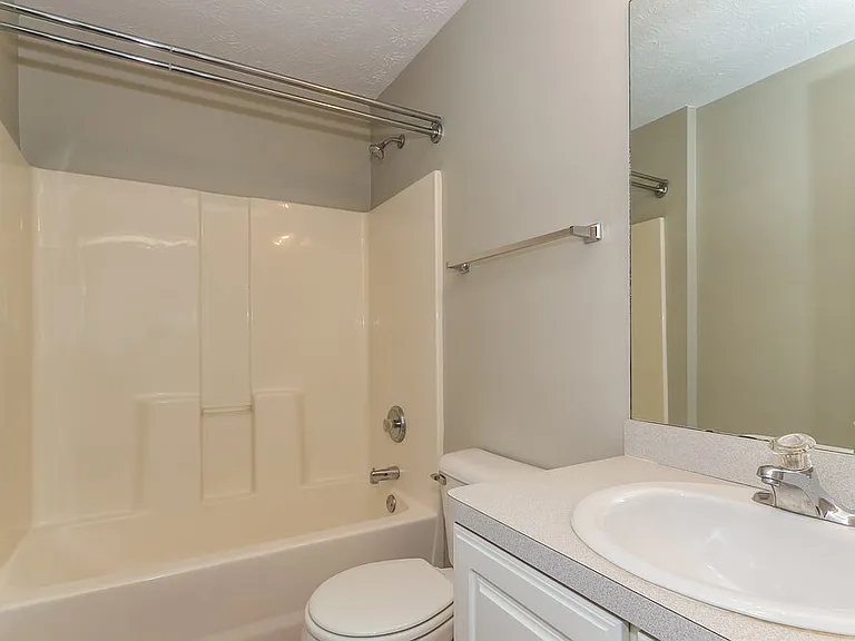 64 Crescent St — Photo 13