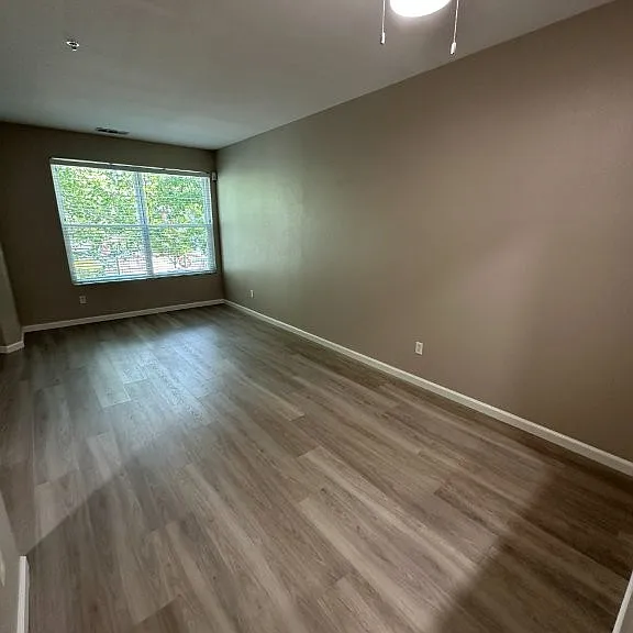 637 Atherton Pl — Photo 3