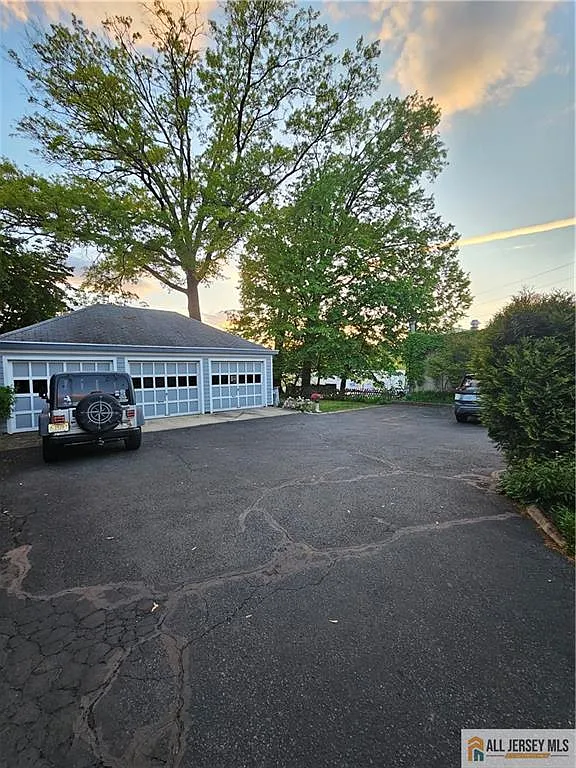 Building Photo - 406 Boulevard #1