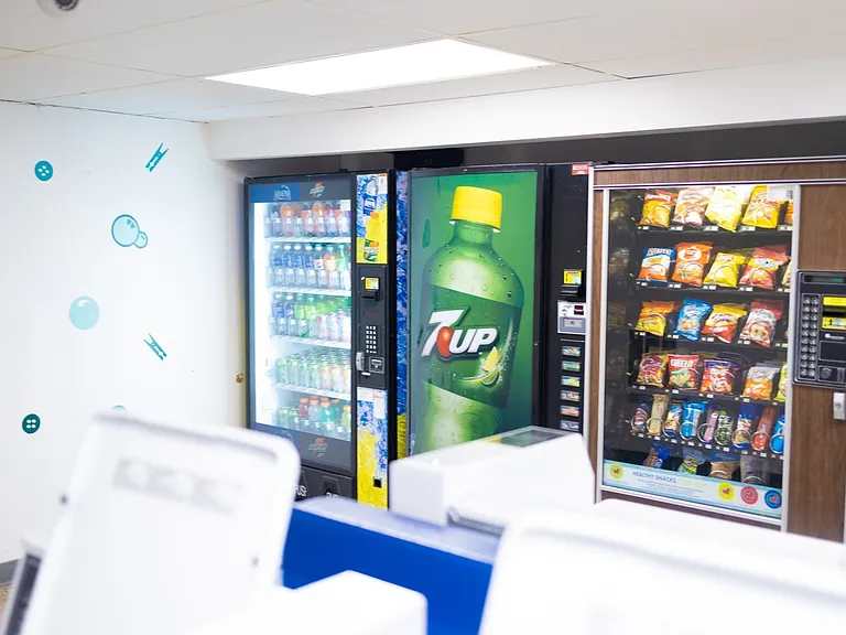 Laundry Facility w/refreshments