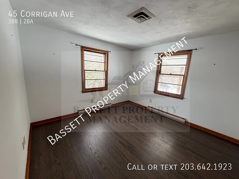 45 Corrigan Ave — Photo 22