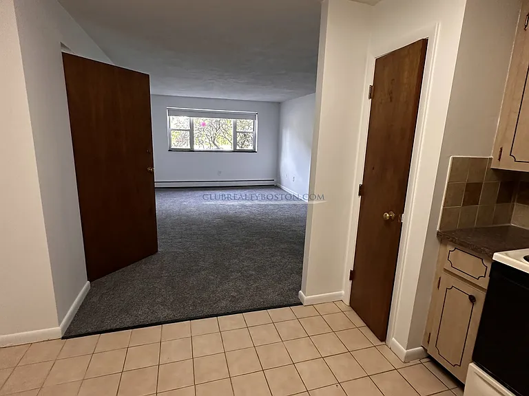 163 Lexington St #17 — Photo 10