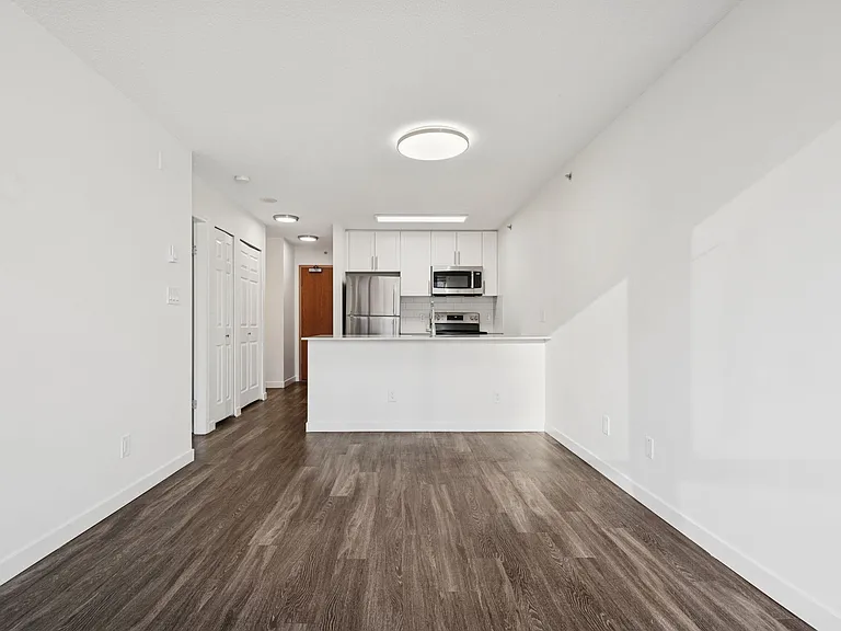 828 Howe St — Photo 12