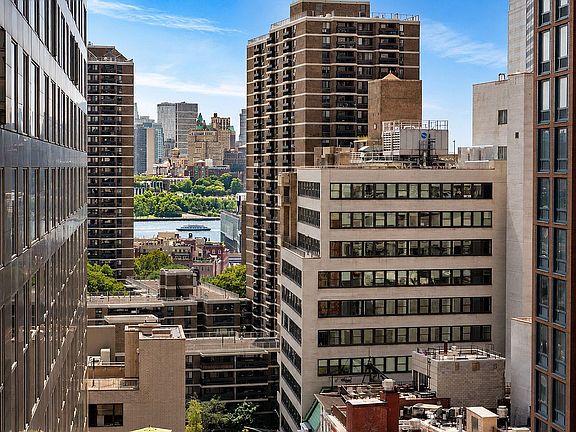4th image of 140 Nassau St APT 10B