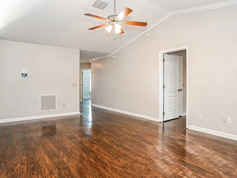 9552 Glenn Abbey Way — Photo 4