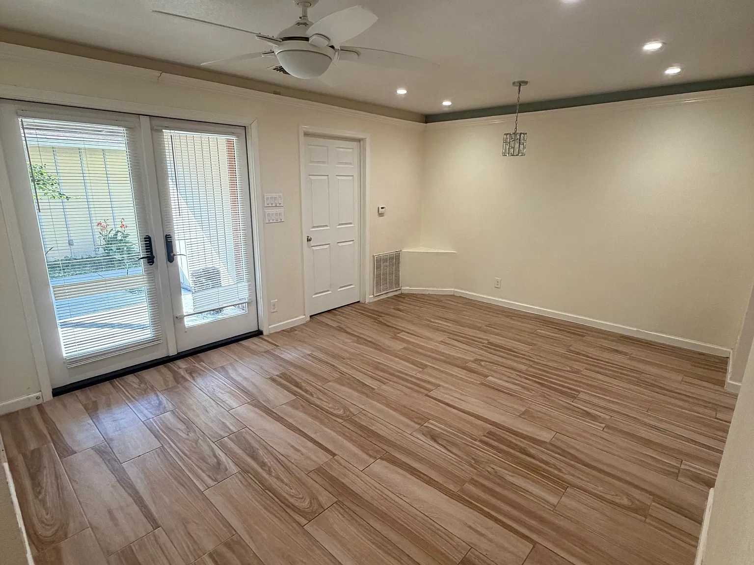 2 bed, 750 sqft, $1,500 — Photo 4