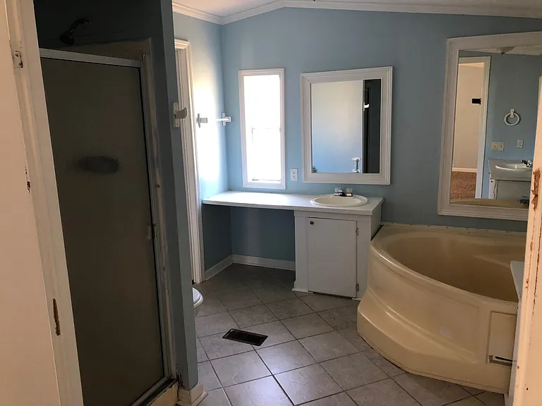 111 Washington Dr NE — Photo 5